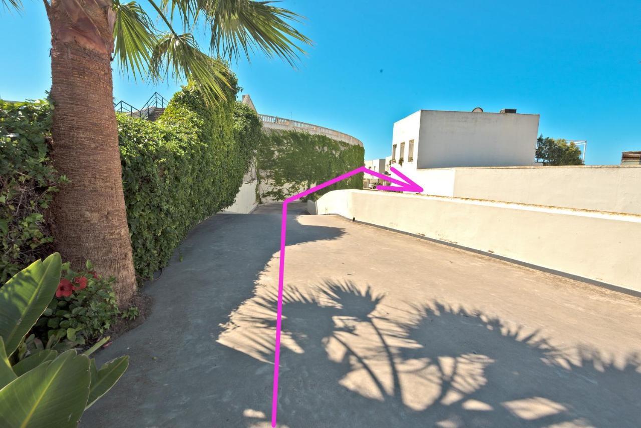 On Beach Deluxe Apartment With Pools And Own Garden El Puerto de Santa Maria Exterior photo