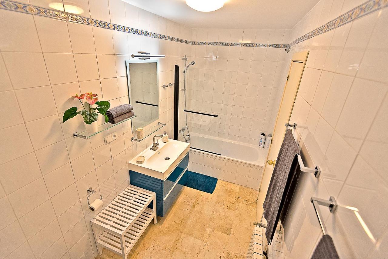 On Beach Deluxe Apartment With Pools And Own Garden El Puerto de Santa Maria Exterior photo