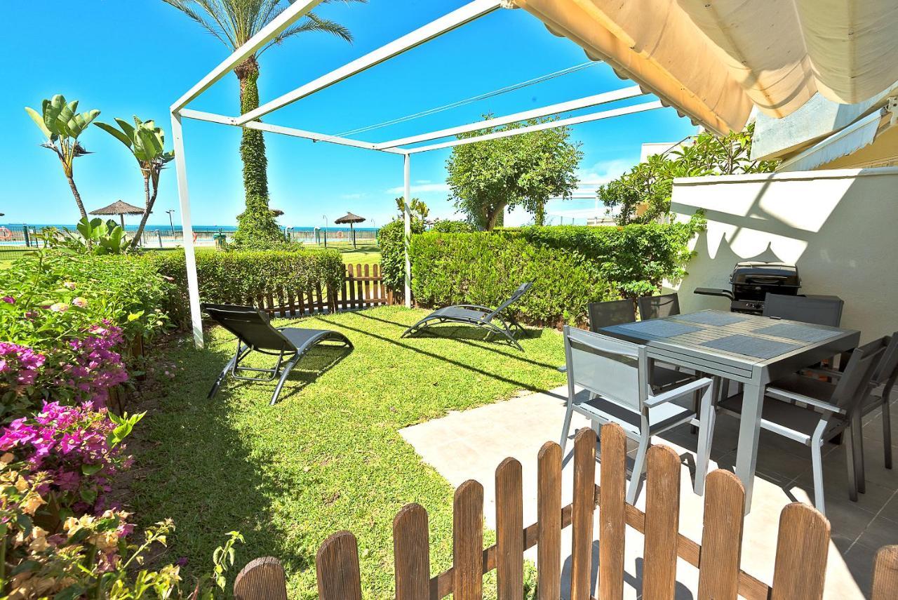 On Beach Deluxe Apartment With Pools And Own Garden El Puerto de Santa Maria Exterior photo